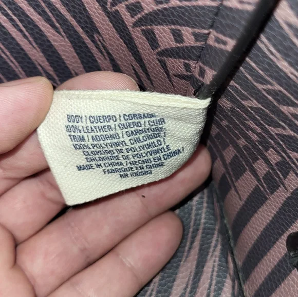 Tommy Bahama Genuine Leather Black Tote Bag - Picture 13 of 16